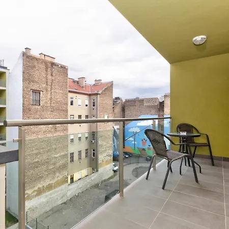 Bp Garden Apartment *